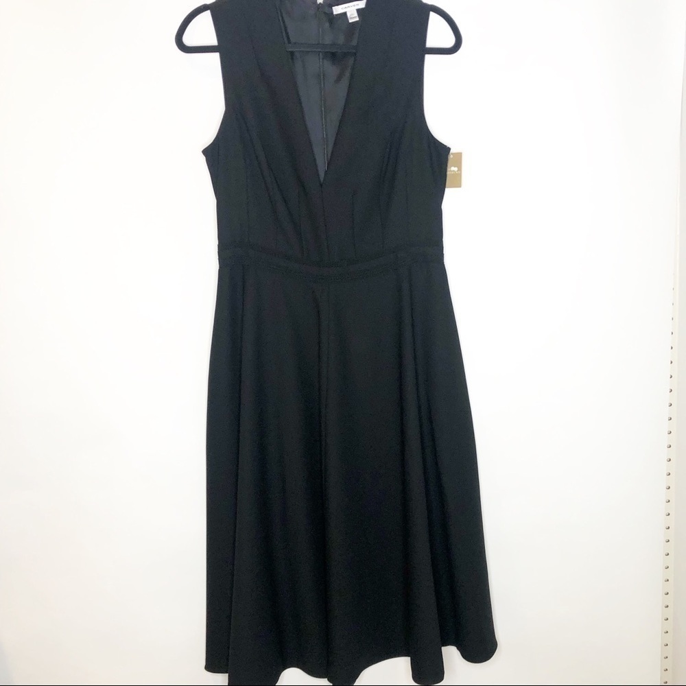 Carven | V-Neck Crepe Dress - Picture 2 of 10
